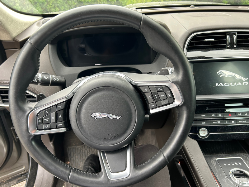 Jaguar F-Pace Portfolio AWD — photo 10