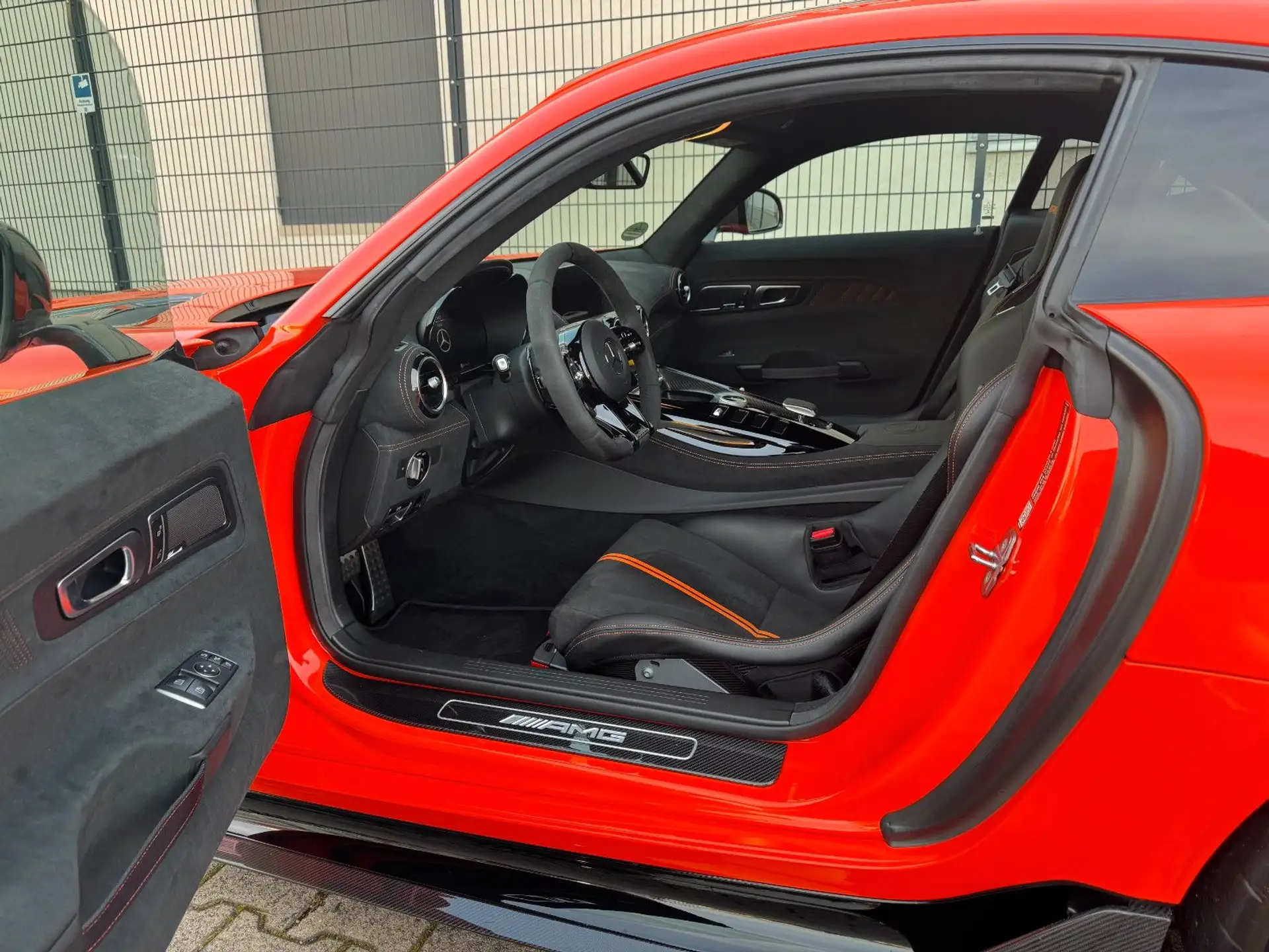 벤츠 AMG GT 2021 레드 사진 8