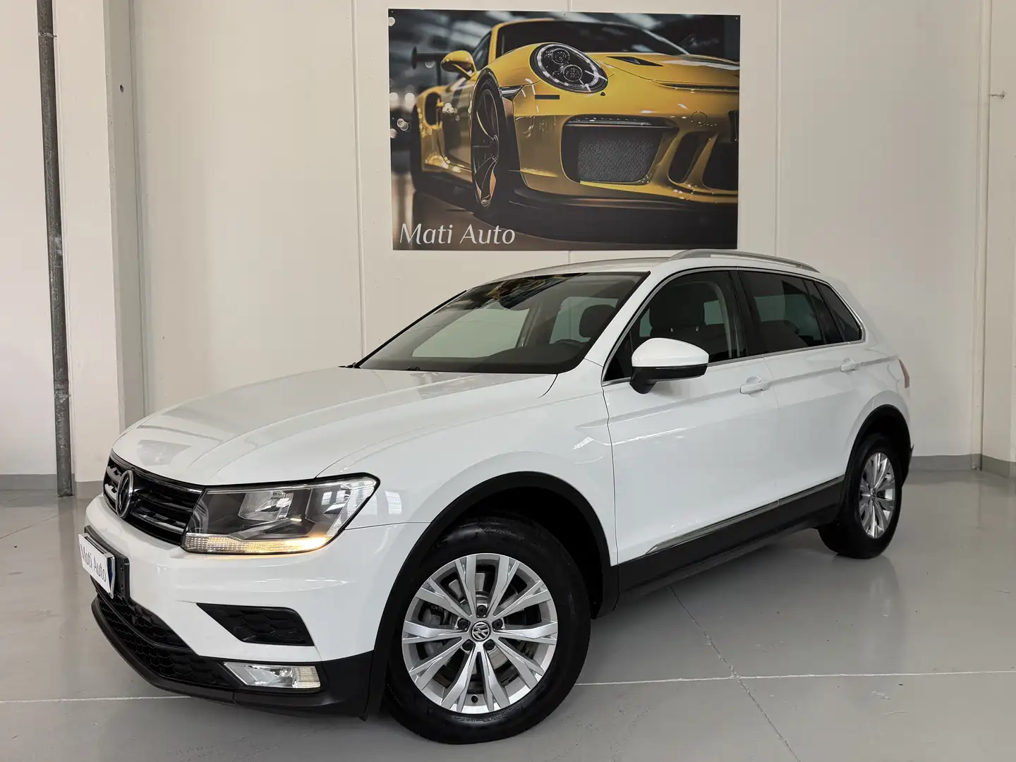 Volkswagen Tiguan 2.0 tdi SCR 150cv E6b Unicoproprietario Bianco - 2