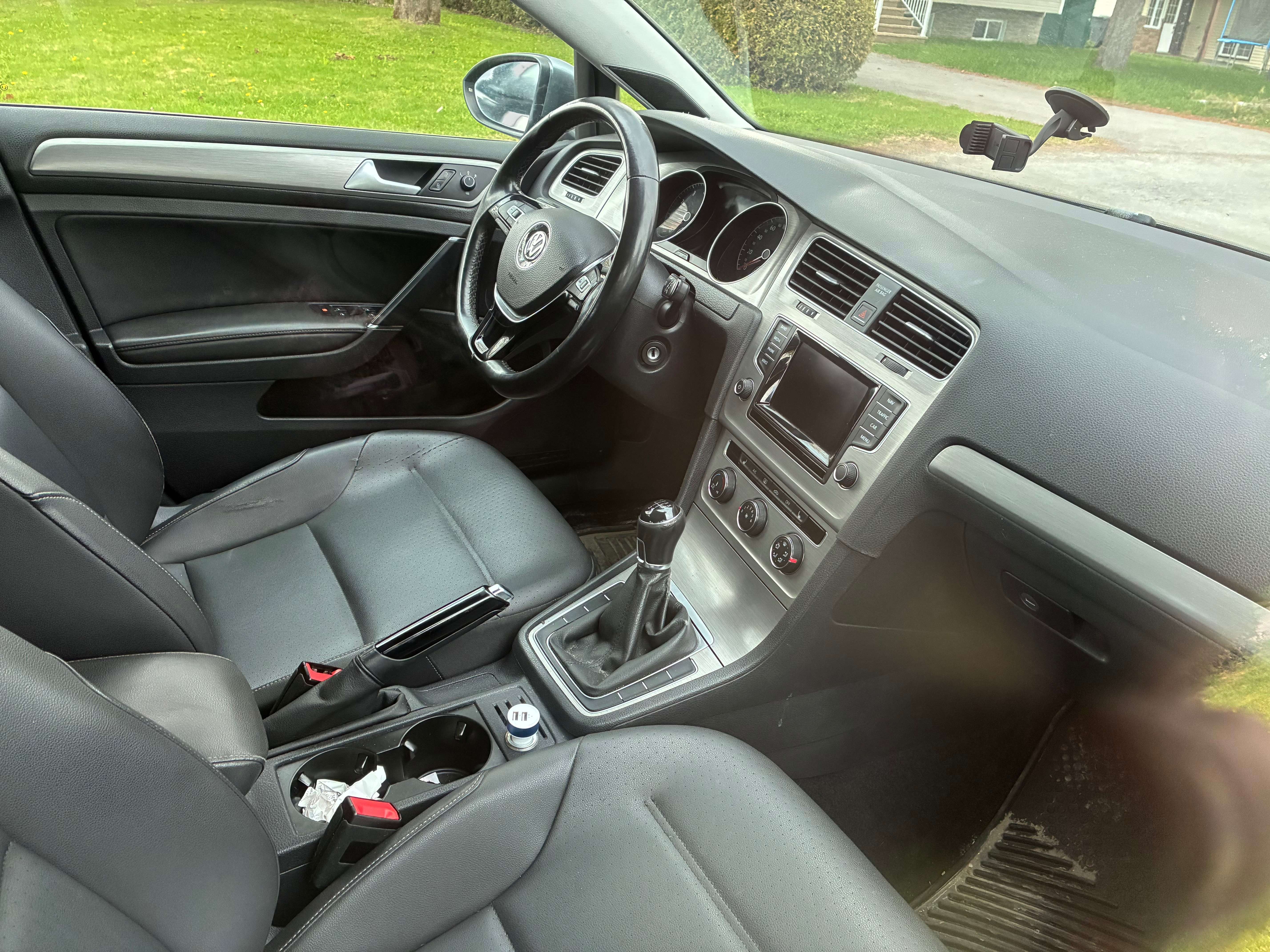 2015 Volkswagen Golf Confortline alt 5