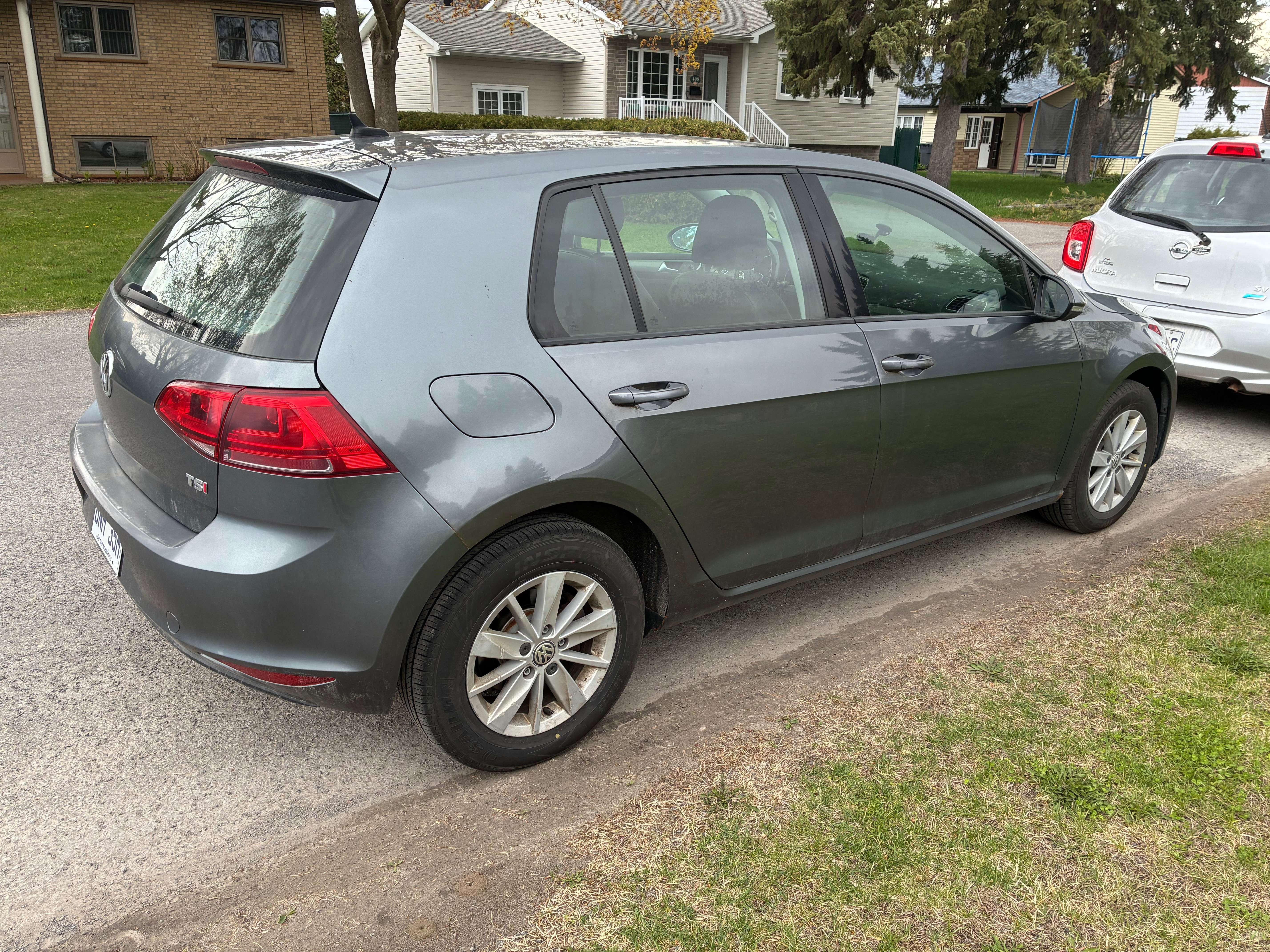 2015 Volkswagen Golf Confortline alt 3