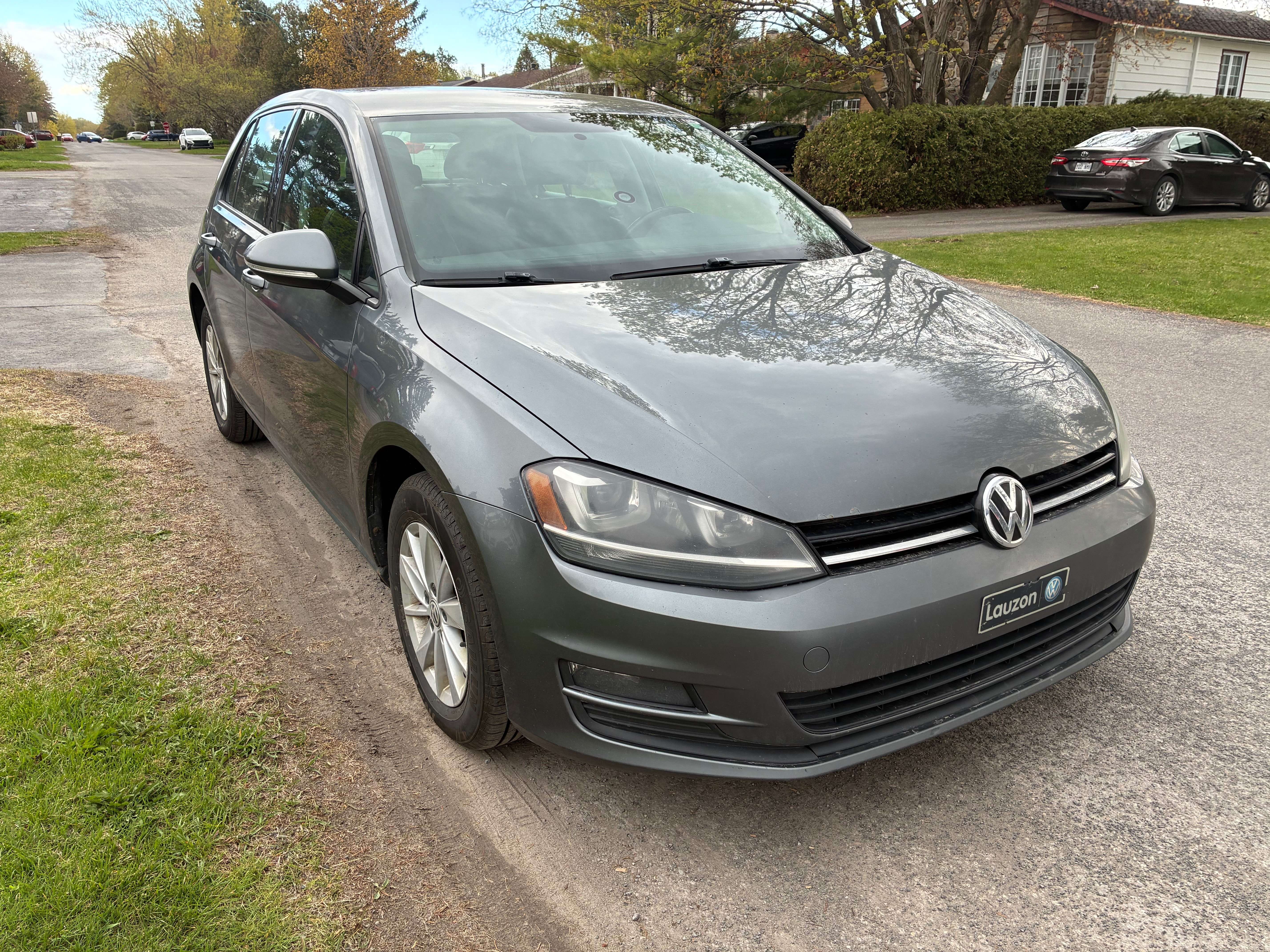 2015 Volkswagen Golf Confortline alt 2