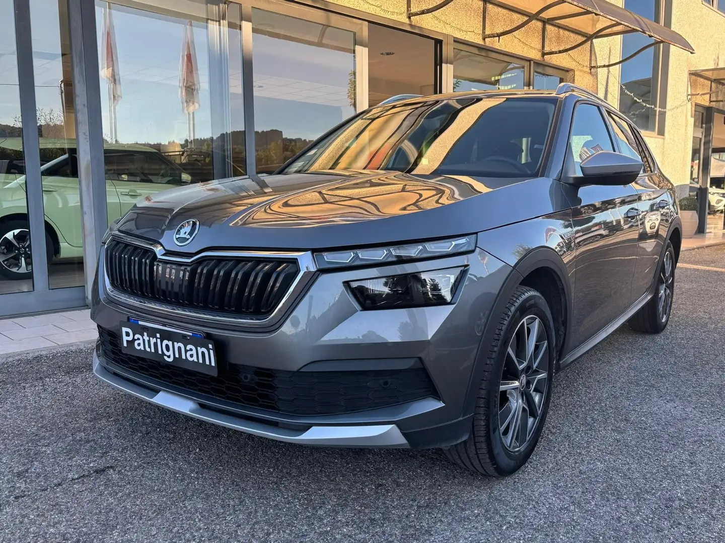 Skoda Kamiq 1.0 tsi Scoutline 110cv - UNICO PROPRIETARIO - Grigio - 1