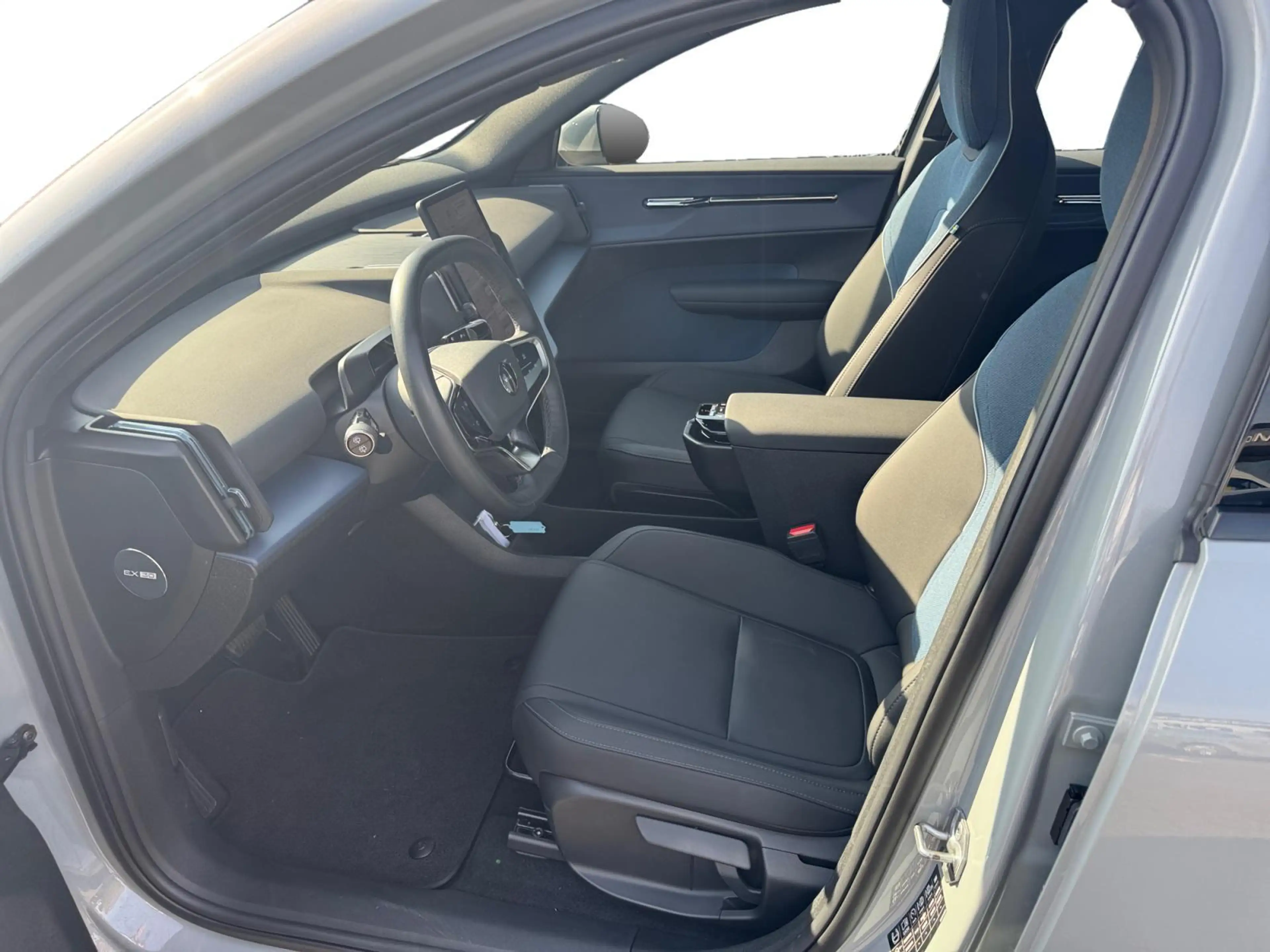 Volvo EX30 Single Motor Core 51 kWh — photo 12