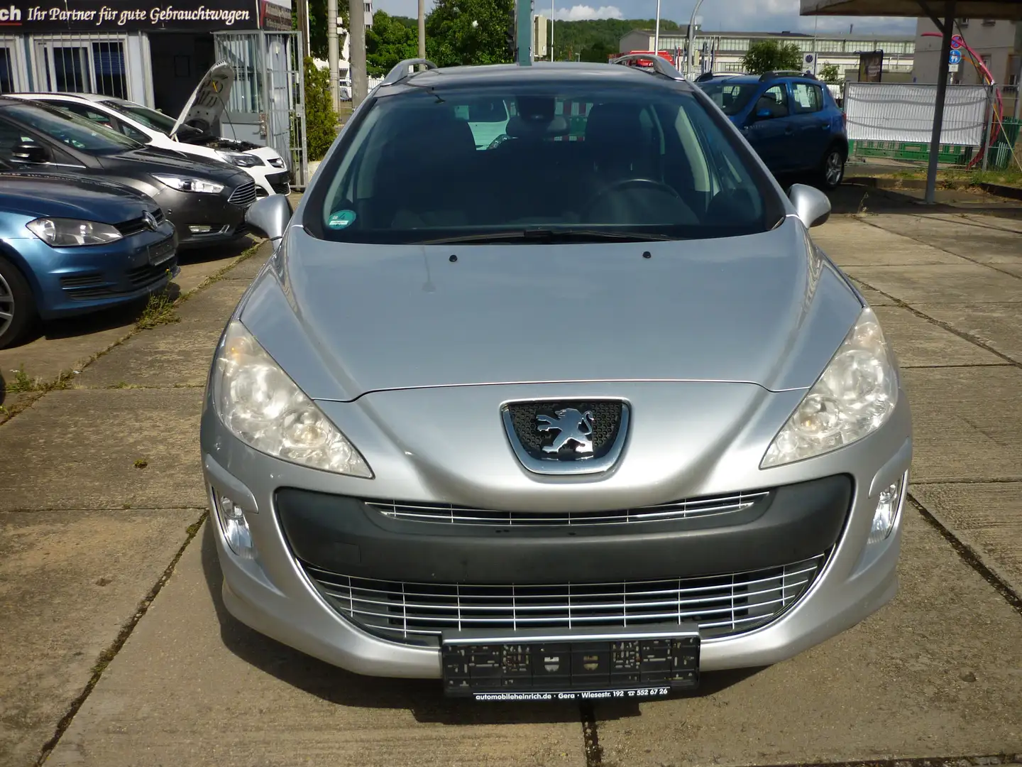 Peugeot 308 SW 120VTi Platinum Panorama-Dach! Tempomat! Silber - 2