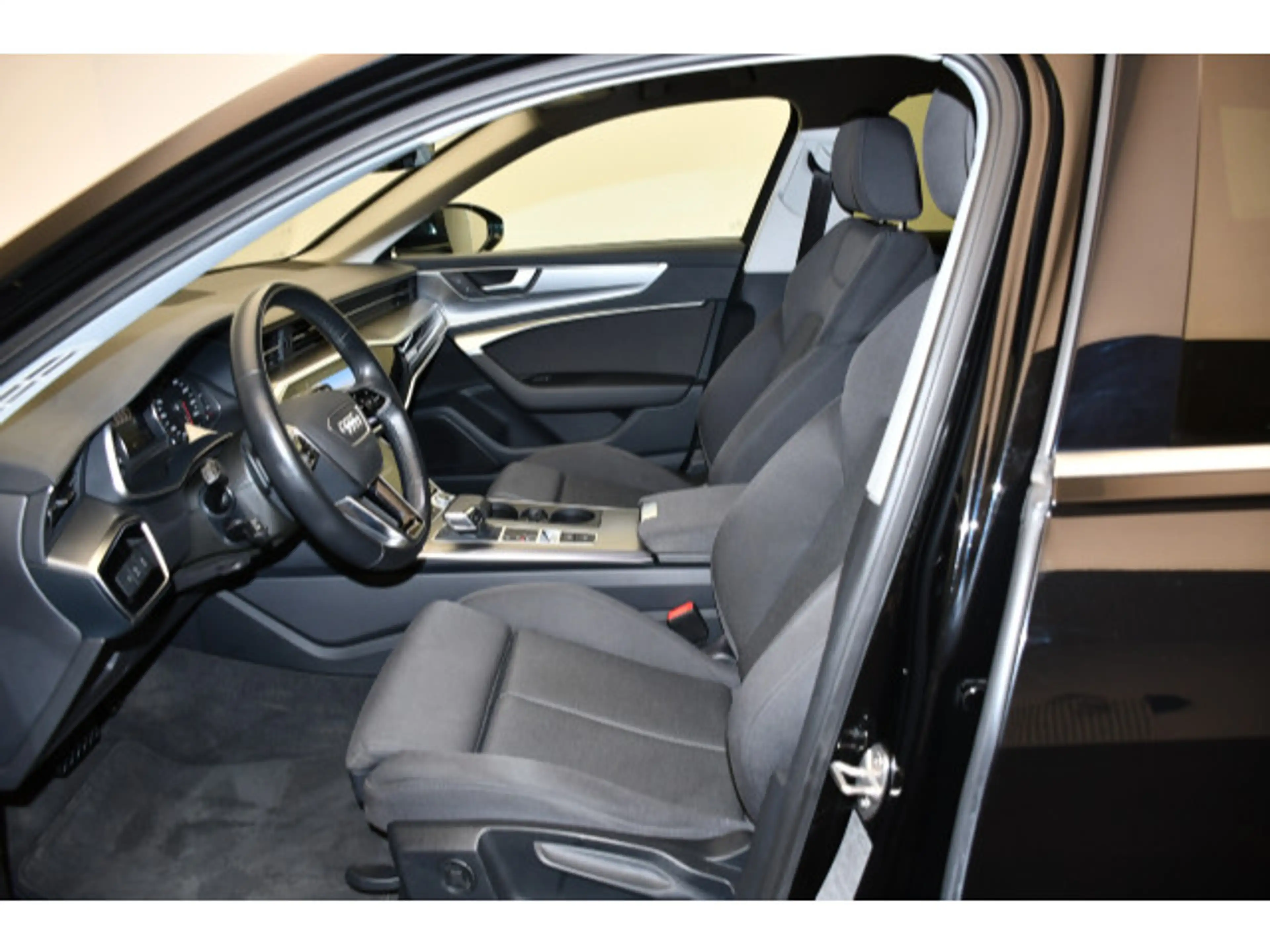Audi A6 40TDI quattro S tronic sport AHK/STANDH — photo 3