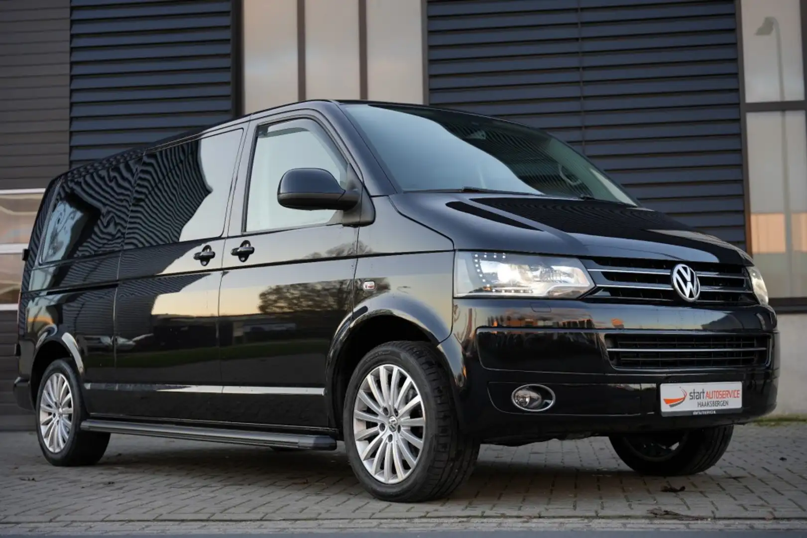 Volkswagen T5 (L2) T5 180 PK TDI DSG dubbel cabine Leder Negro - 2