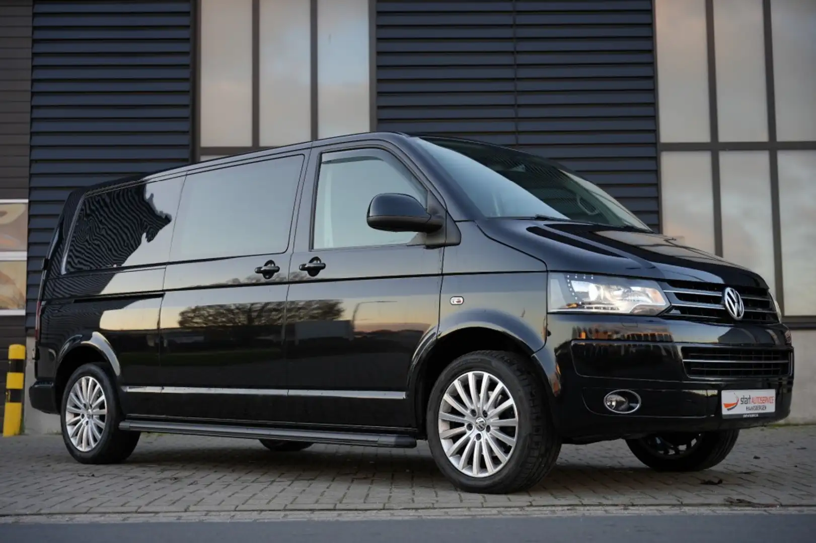 Volkswagen T5 (L2) T5 180 PK TDI DSG dubbel cabine Leder Negro - 1