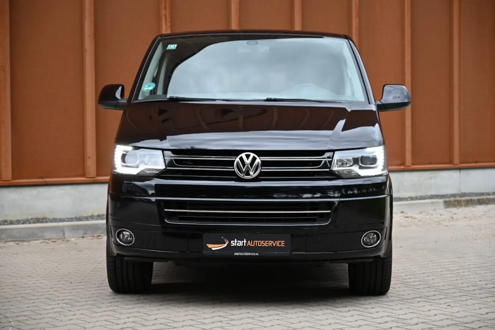 Volkswagen T5 (L2) T5 180 PK TDI DSG dubbel cabine Leder Zwart - 2