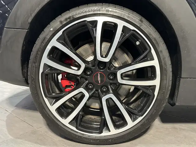 MINI Clubman view 3