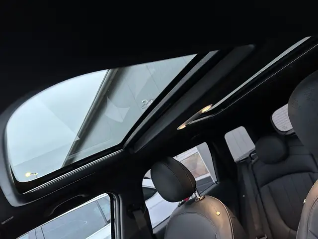 MINI Clubman view 15