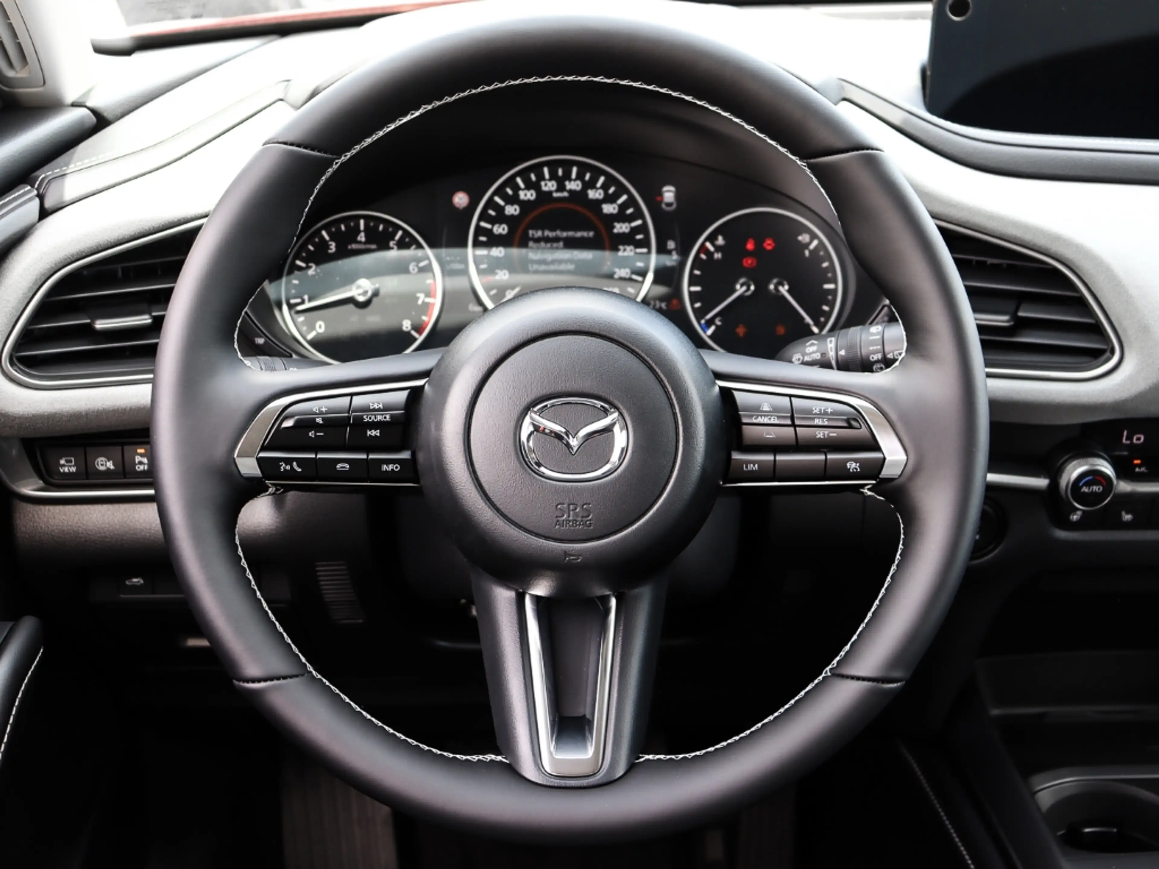 Mazda CX-30 Makoto 2027 2.5L e-SKYACTIV-G 140PS 6MT FWD BOSE L — photo 8