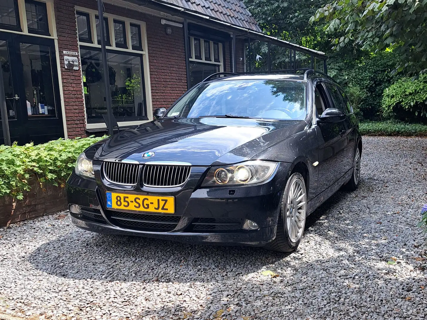 BMW 325 325xi Dynamic Exec. Černá - 1