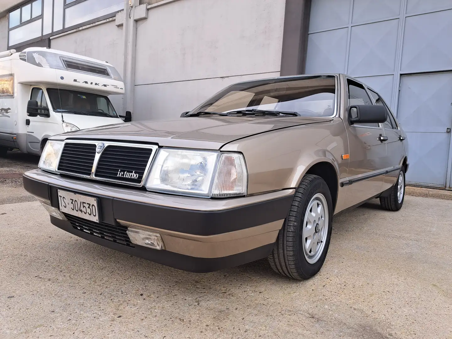 Lancia Thema 2.0 I.E. TURBO 8V PRIMA SERIE 166 CV Beige - 2