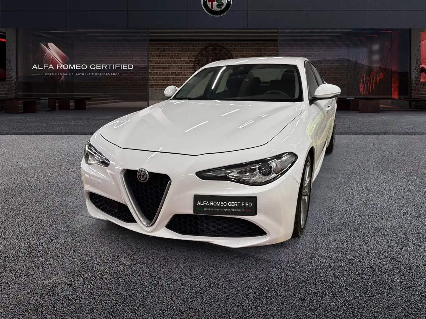 Alfa Romeo Giulia 2.2 Turbo AT8 150CV Business Bianco - 1