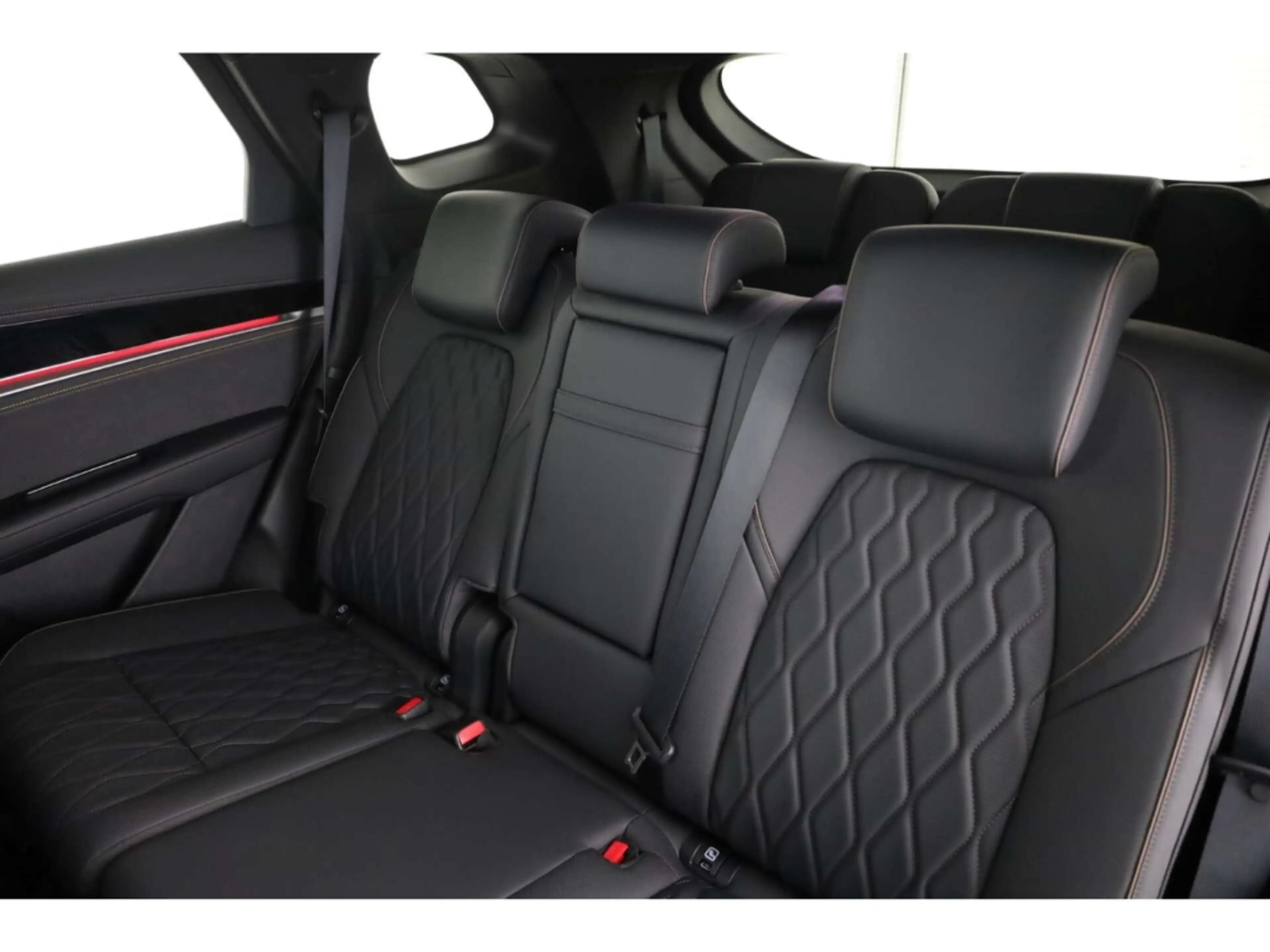 BYD Tang — photo 11