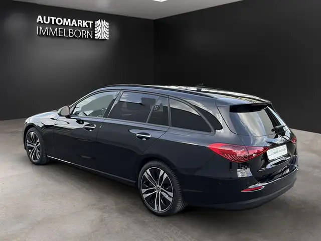 Mercedes-Benz C-Class view 6