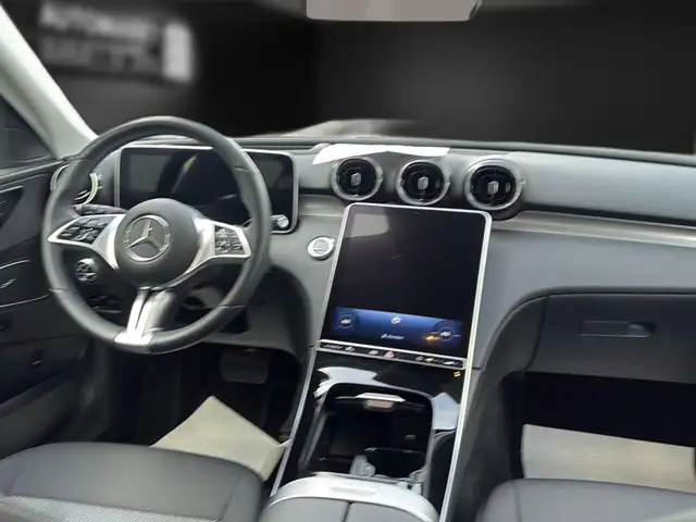 Mercedes-Benz C-Class view 15