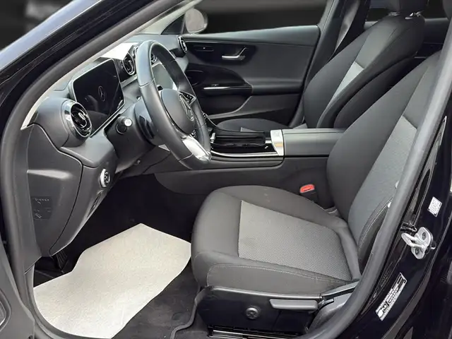 Mercedes-Benz C-Class view 14