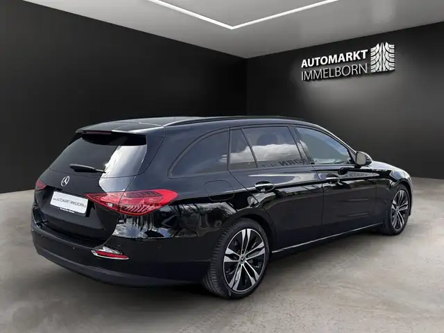 Mercedes-Benz C-Class view 8