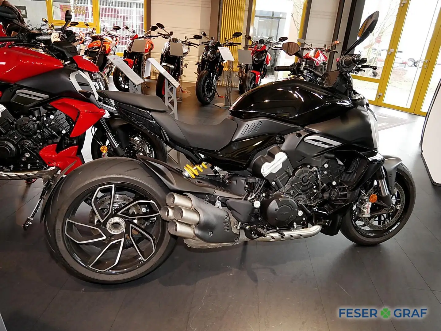Ducati Diavel V4 inkl. Sport Pack Negro - 2