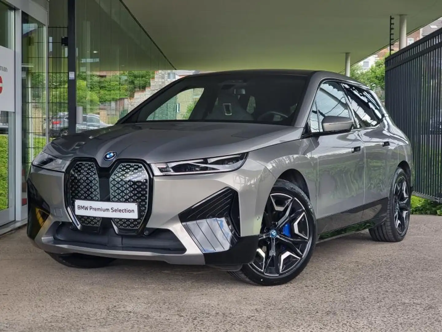 BMW iX xDrive 50 Grijs - 1