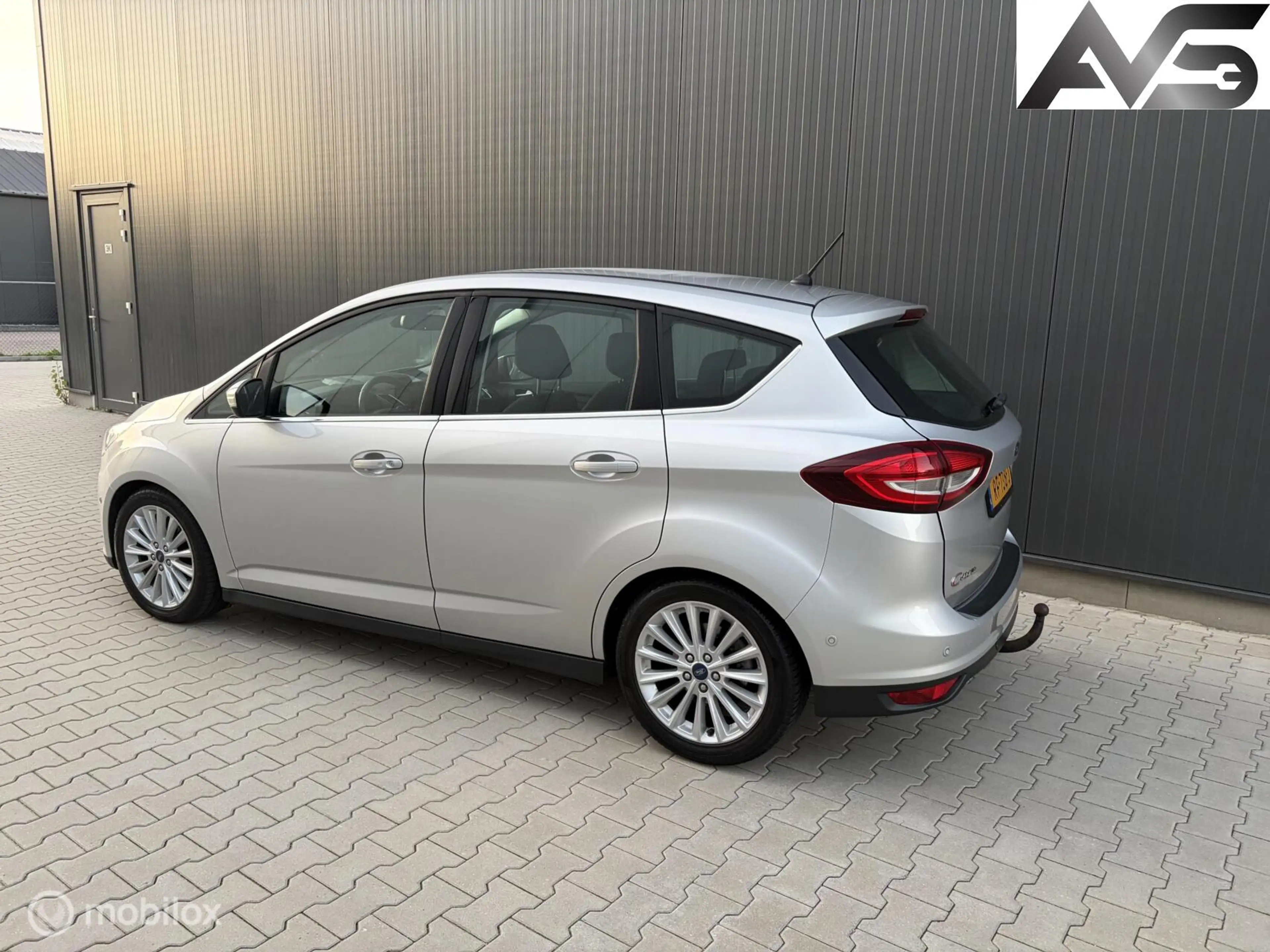 Ford C-Max 1.0 Titanium — photo 4