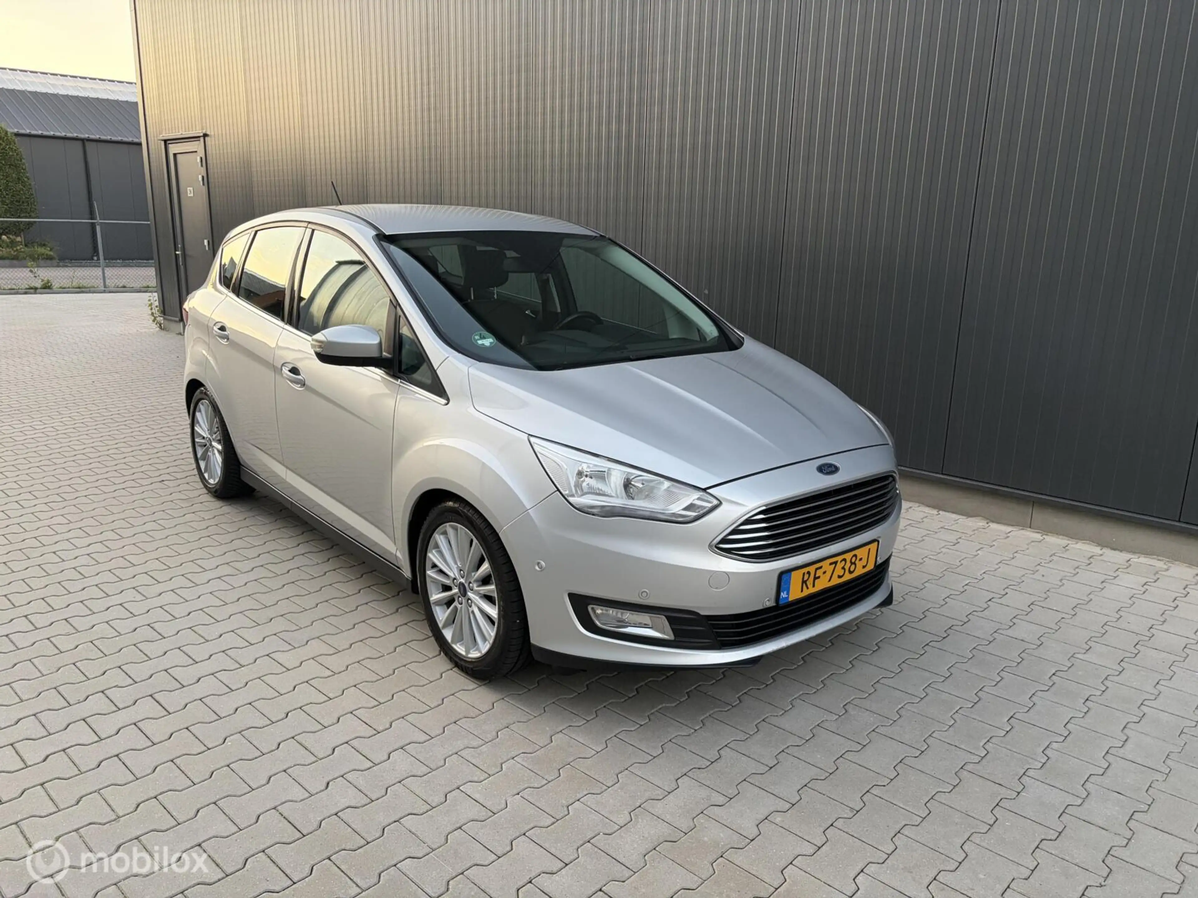Ford C-Max 1.0 Titanium — photo 9