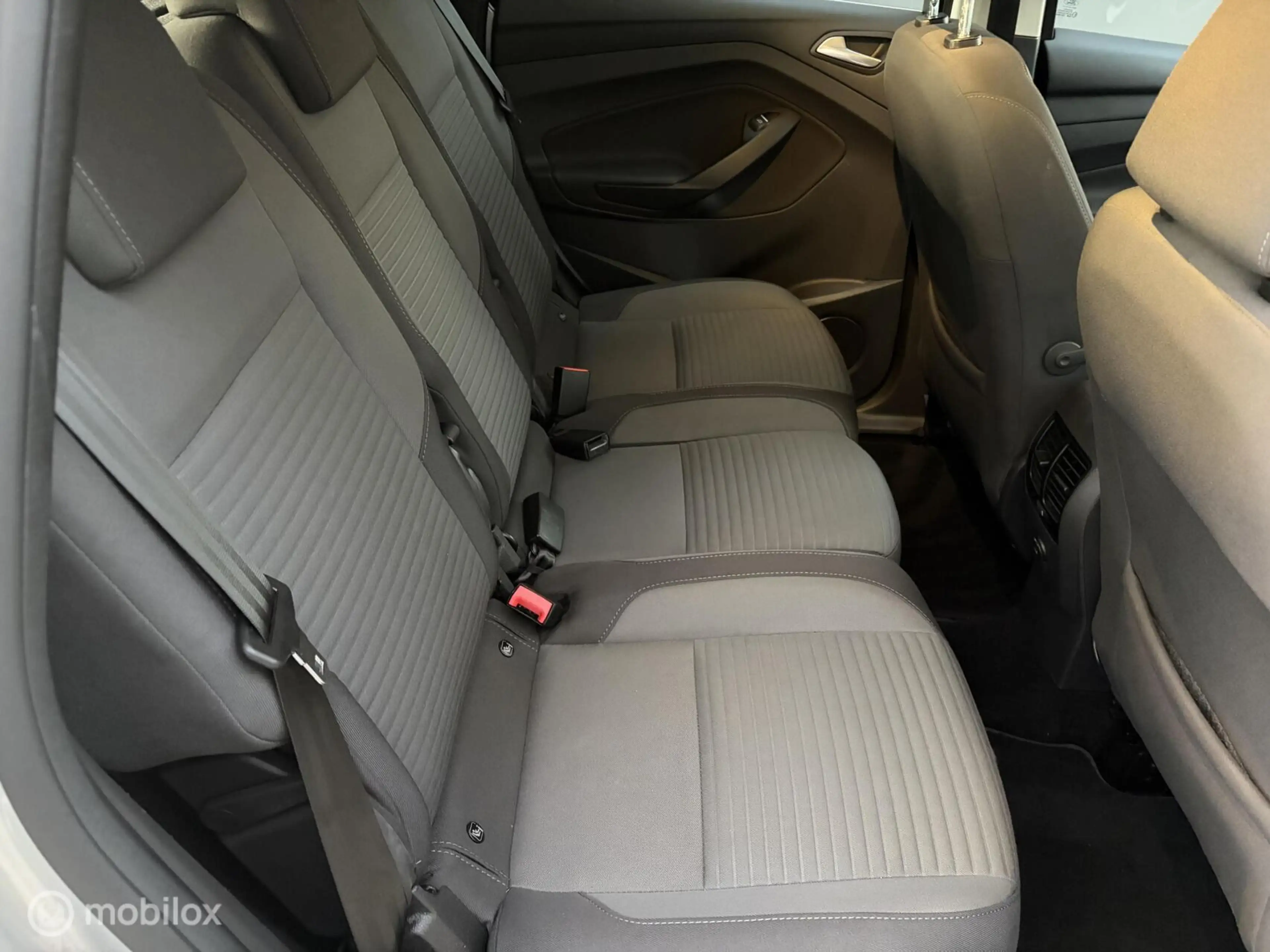 Ford C-Max 1.0 Titanium — photo 14