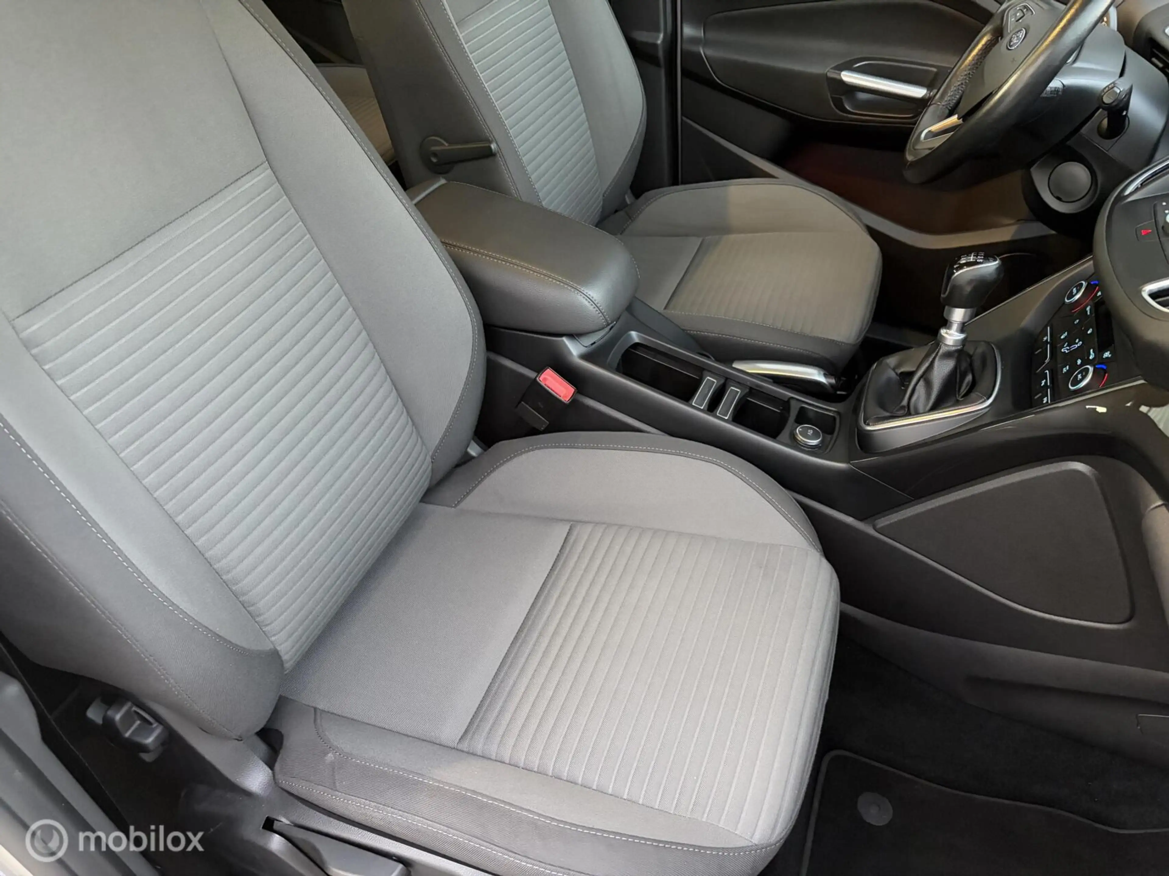 Ford C-Max 1.0 Titanium — photo 13