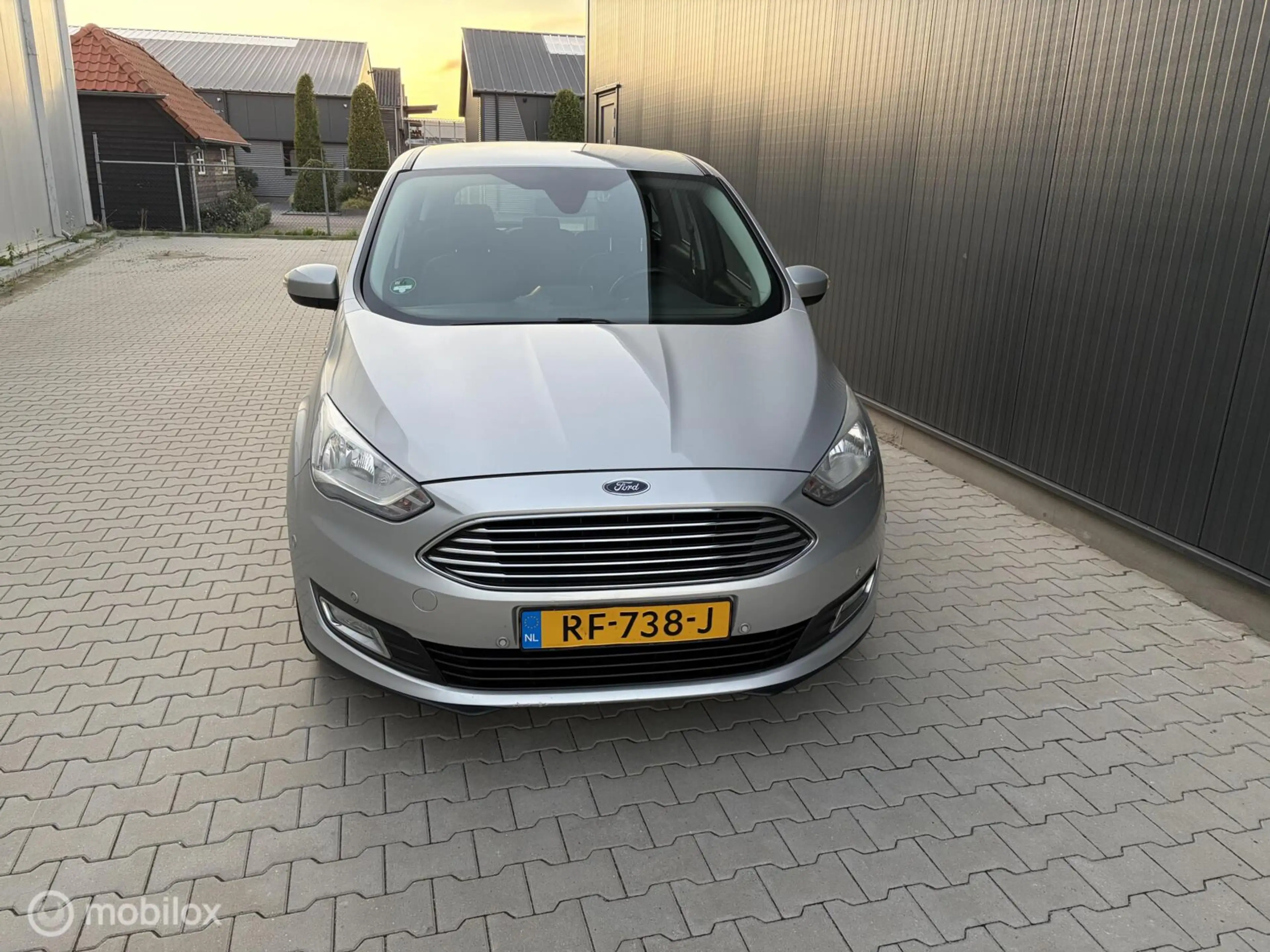 Ford C-Max 1.0 Titanium — photo 10
