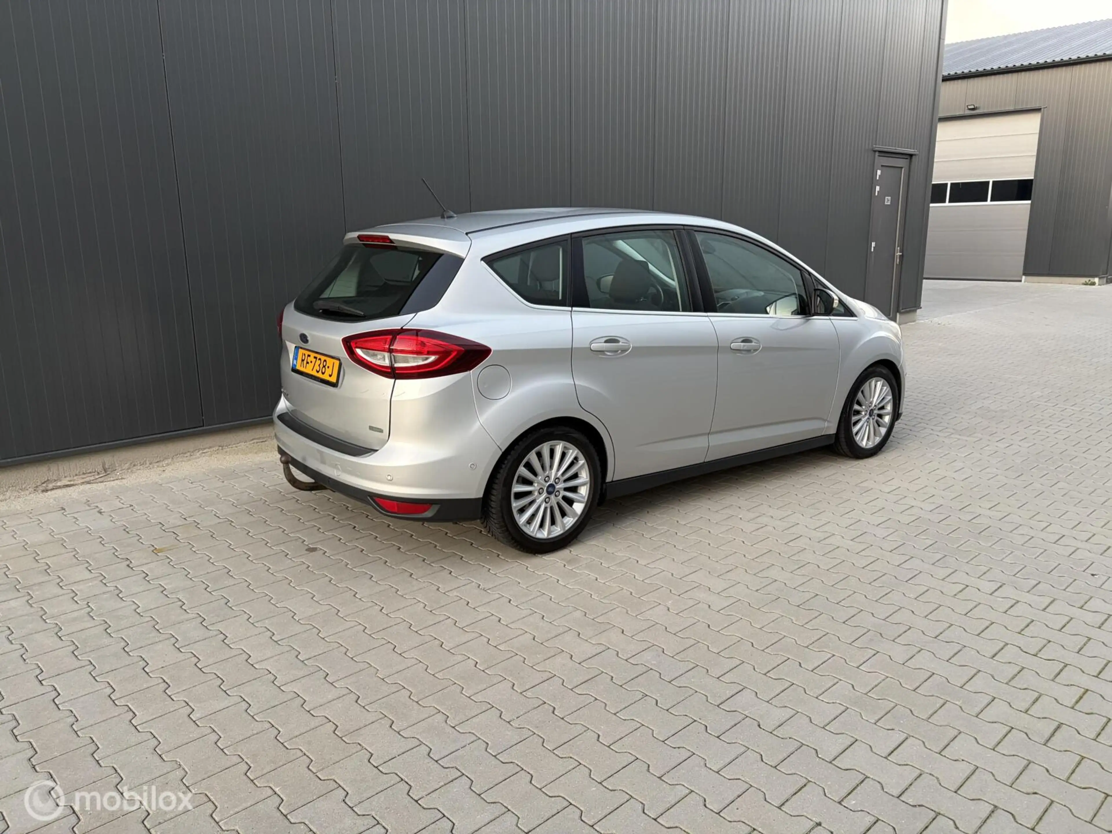 Ford C-Max 1.0 Titanium — photo 7