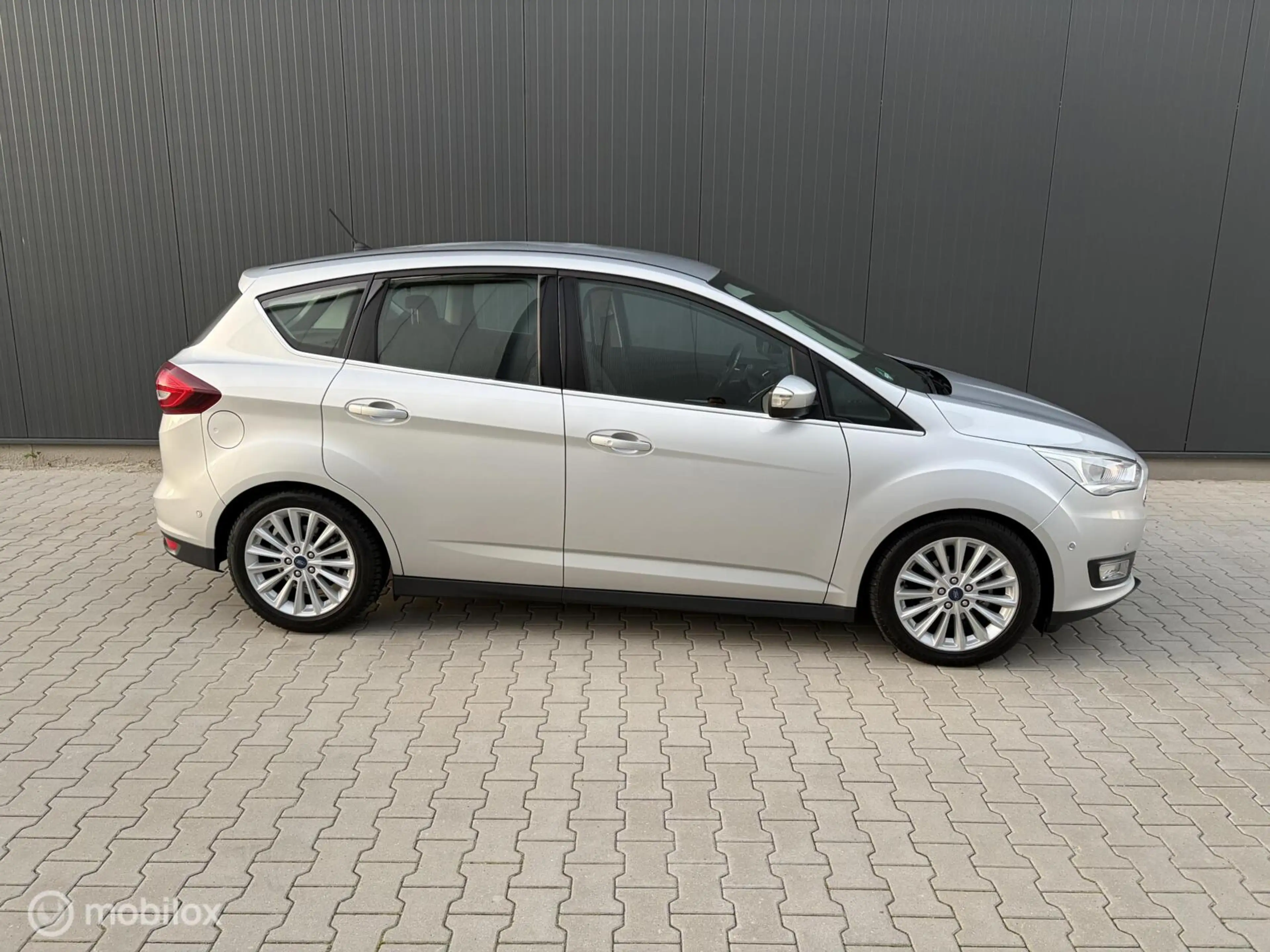 Ford C-Max 1.0 Titanium — photo 8