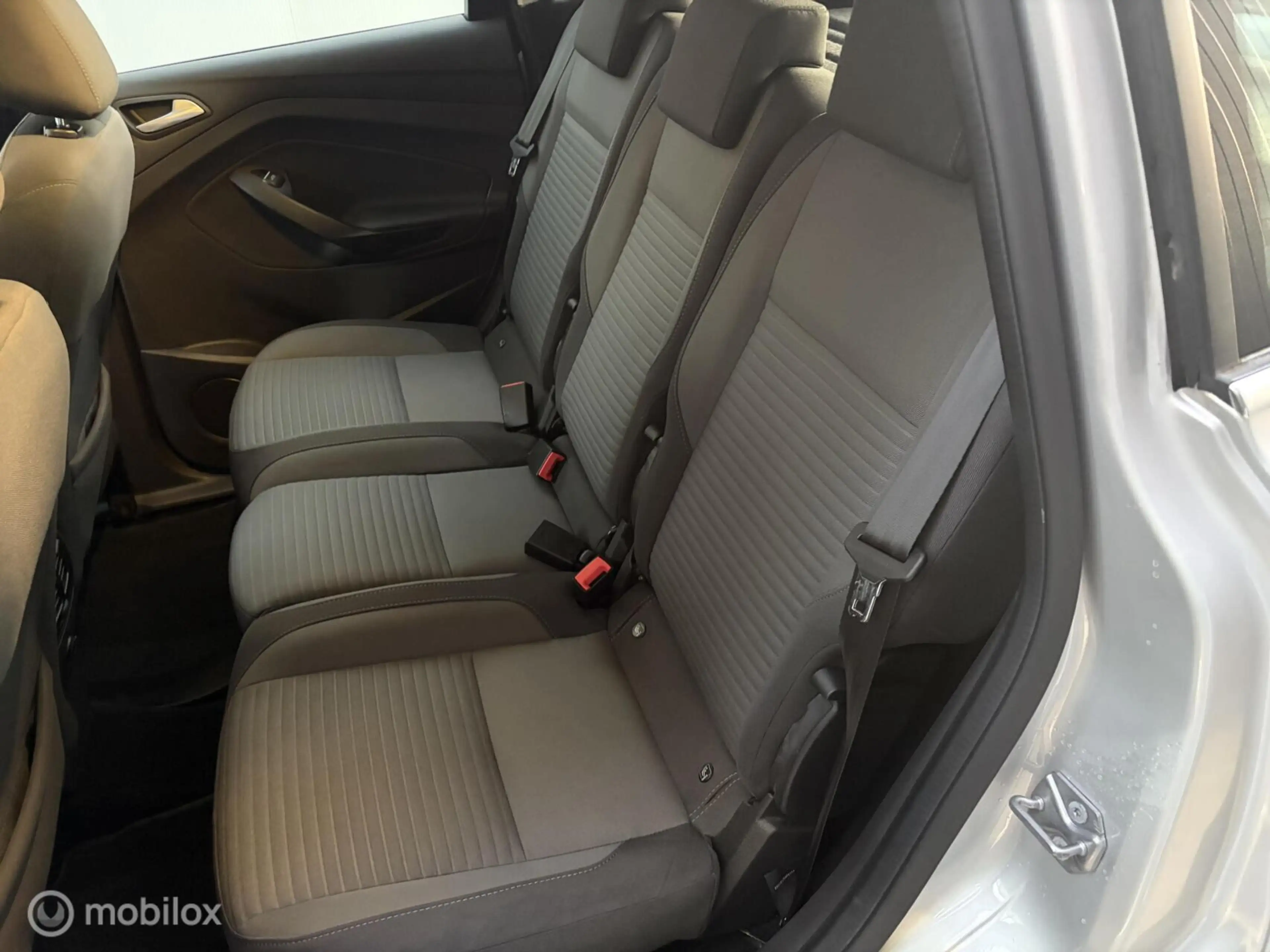 Ford C-Max 1.0 Titanium — photo 12