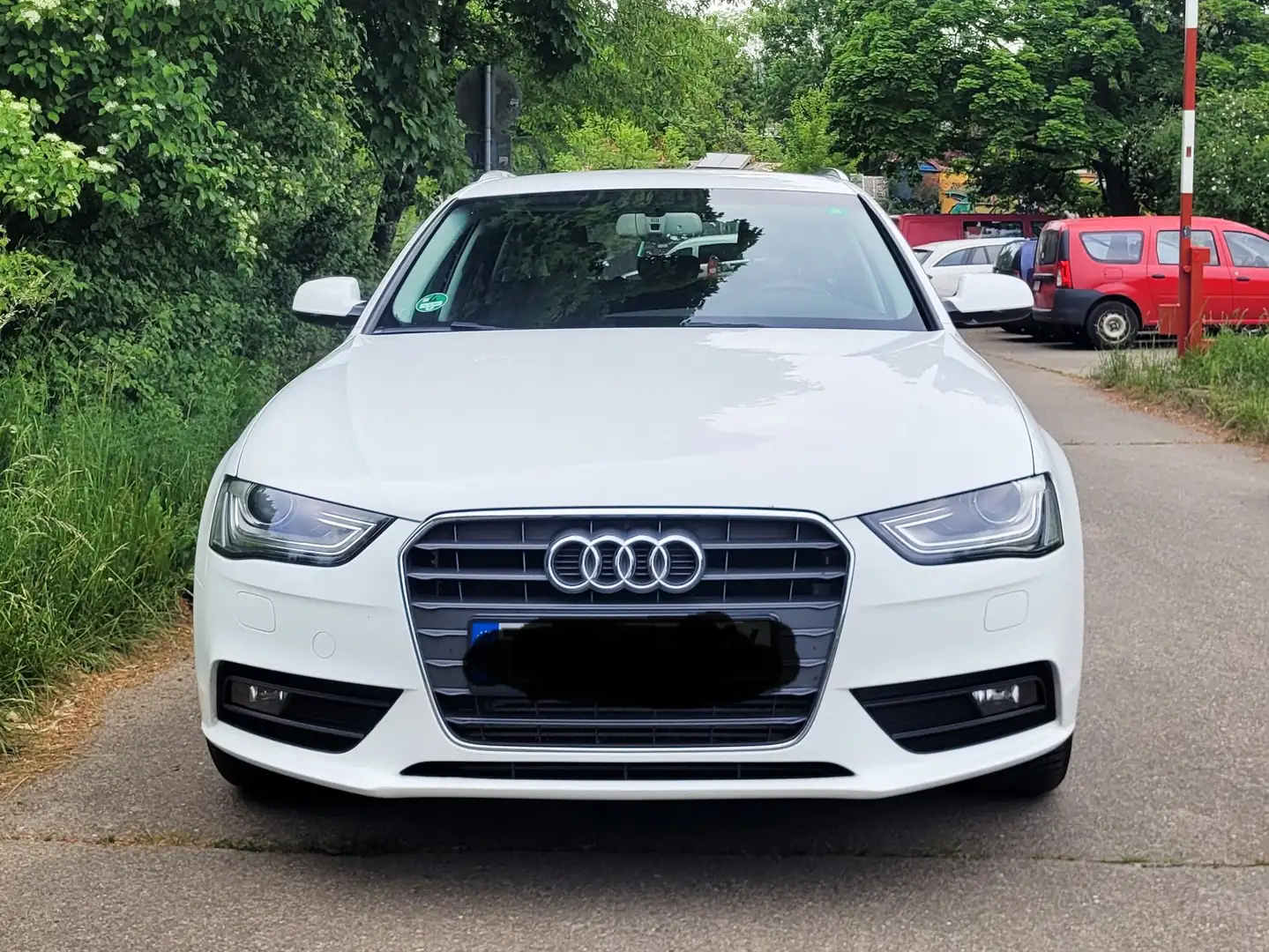 Audi A4 A4 Avant Diesel Avant 2.0 TDI DPF Attraction Bílá - 1