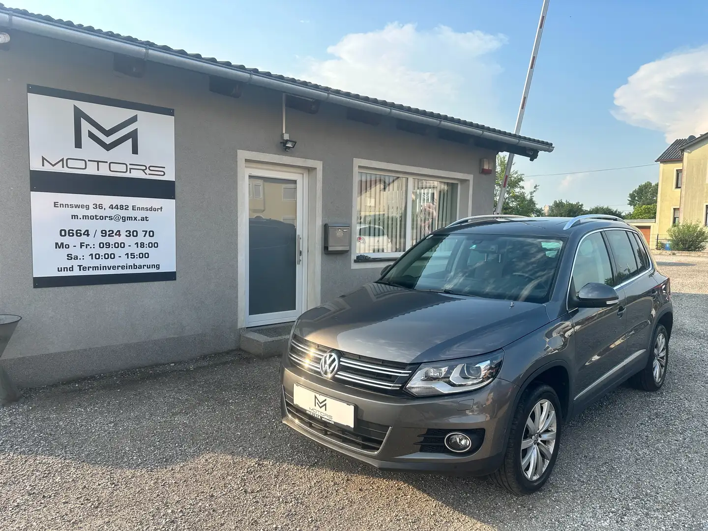 Volkswagen Tiguan Sport 2,0 TDI BMT 4Motion Sky DPF DSG Grau - 1