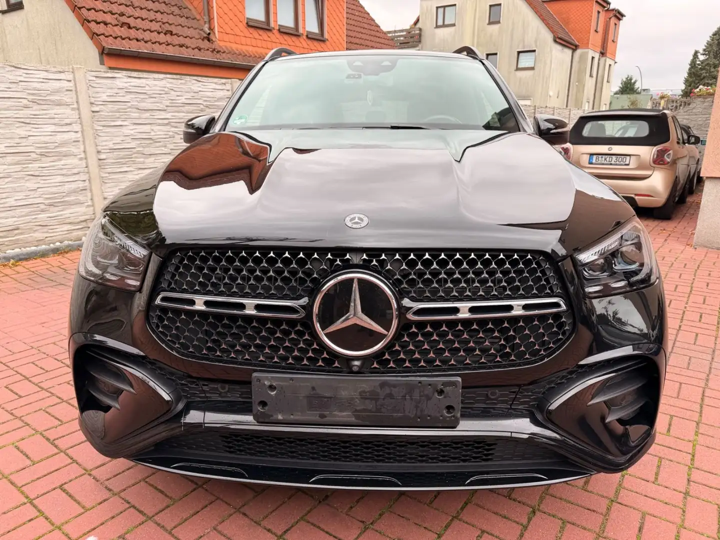 Mercedes-Benz GLE 350 de 4Matic AMG VOLL+PANO+MB 100 BIS 2028 Schwarz - 2