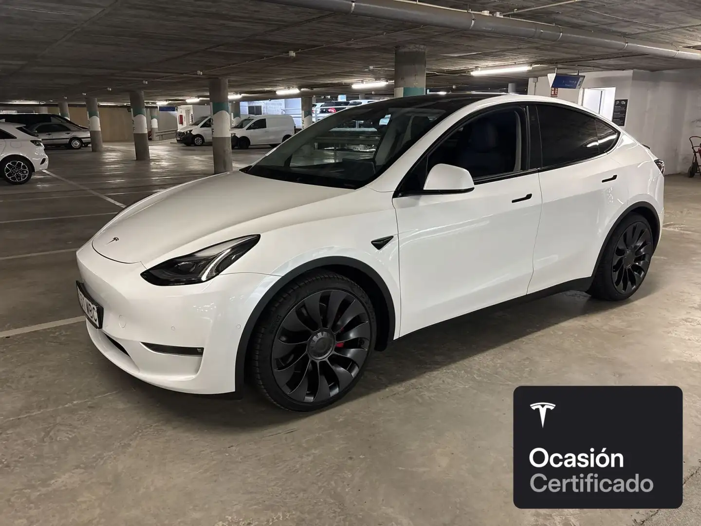 Tesla Model Y Performance Weiß - 1