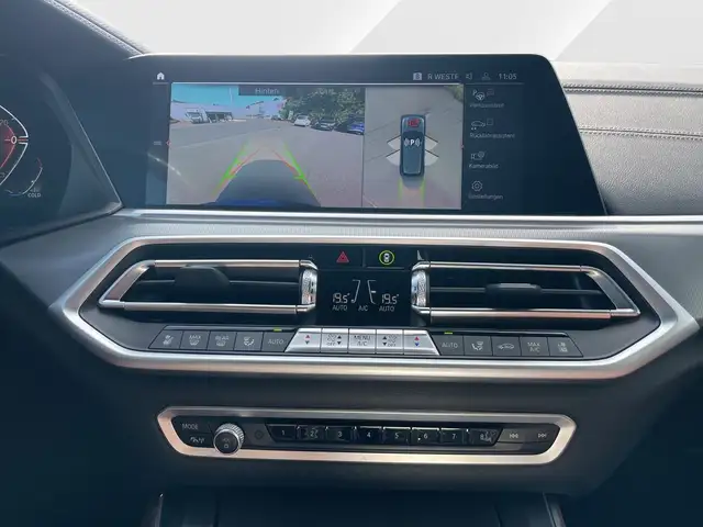 BMW X5 view 10