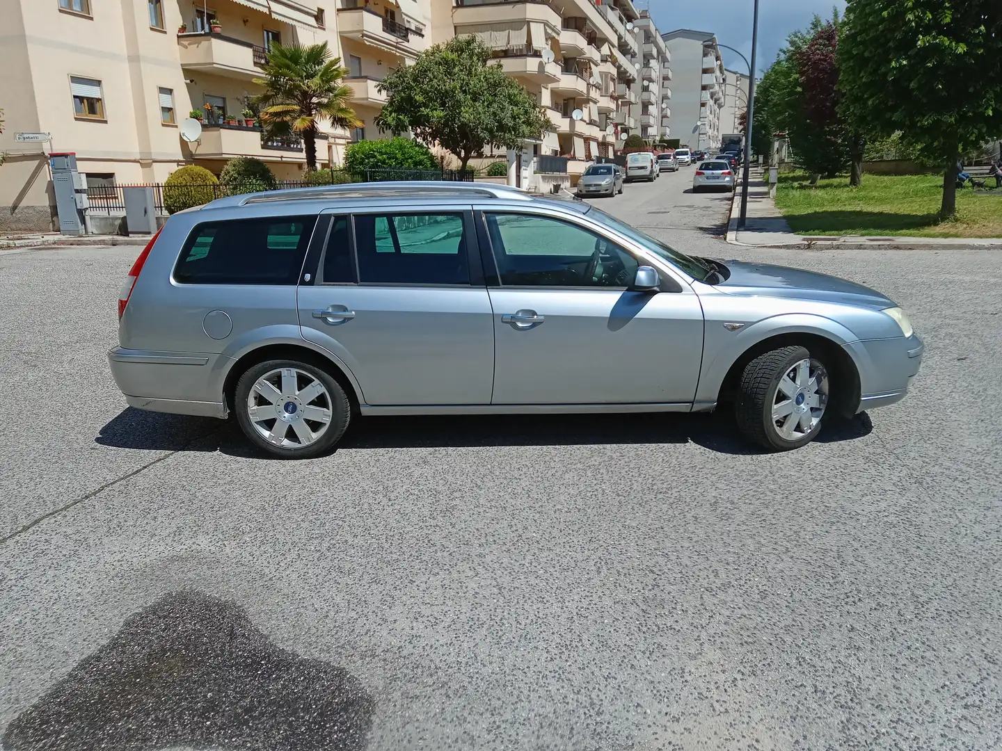 Ford Mondeo Mondeo II 2000 SW SW 2.2 tdci Ghia 155cv Argento - 2