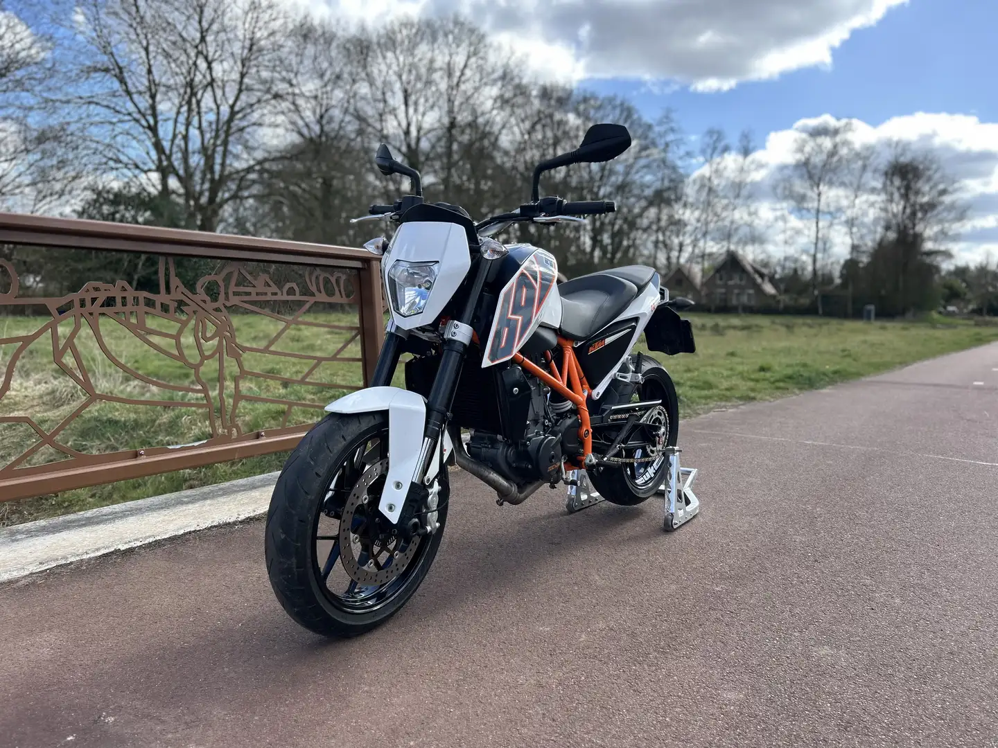 KTM 690 Duke - 2