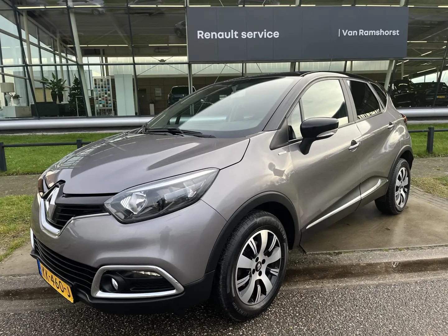 Renault Captur 1.2 TCe 120PK Limited / Automaat / Trekhaak / Airc Grijs - 1