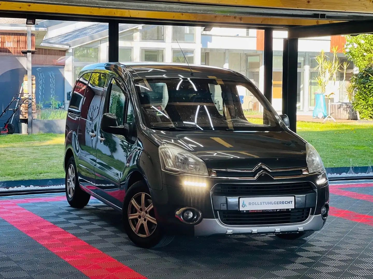 Citroen Berlingo Behindertengerecht-Rampe Automatik Серый - 2