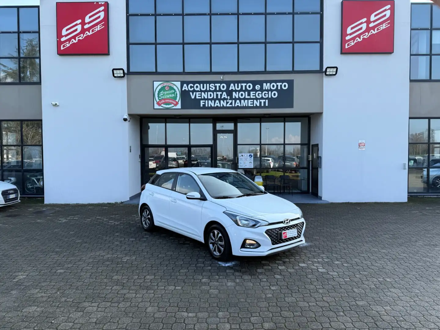 Hyundai i20 1.2 5 porte Econext Tech Weiß - 1
