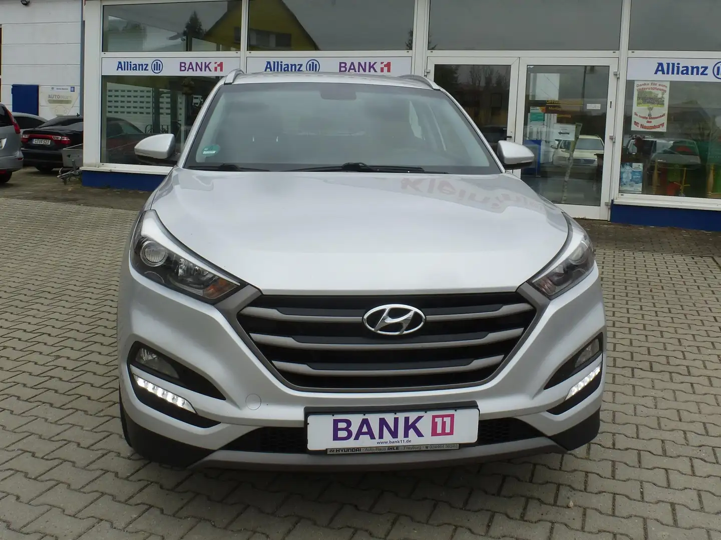 Hyundai TUCSON 2.0 CRDI 4WD /Kamera/Navi/Euro6/Allrad/1-Hand Grau - 2