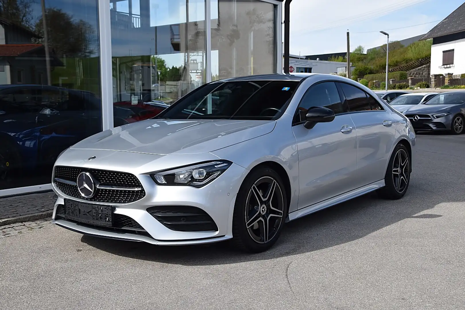 Mercedes-Benz CLA 180 d AMG Line (EURO 6d-TEMP) Silber - 2