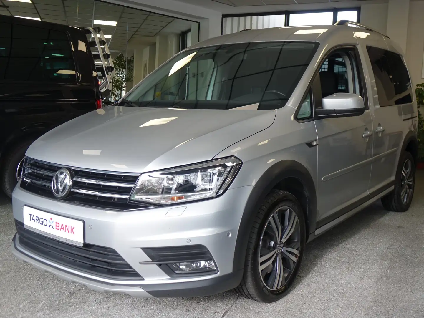 Volkswagen Caddy Alltrack 2.0 TDI DSG+AHK+STHZ+XEN+RFK+NAV+Bi-Xenon Grau - 2