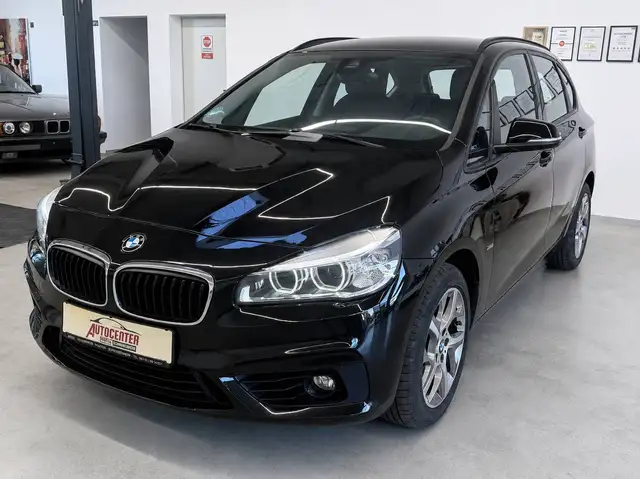 BMW 220 220 i Sport Line Active Tourer LED Klima Navi SHZ PDC v+h & Kamera Bluetooth Alu Sportsitze Notbremsassistent EURO6