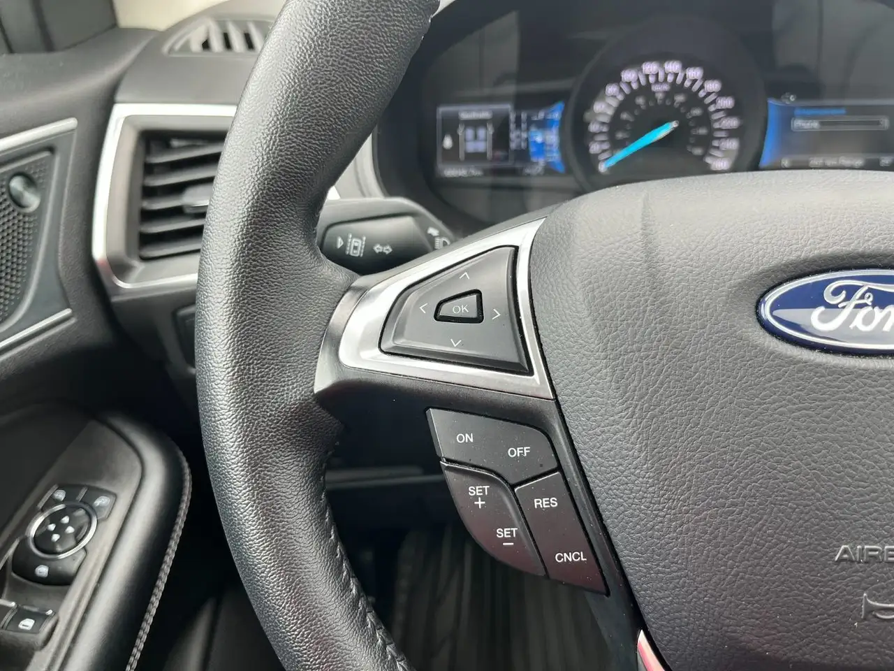 Ford Edge снимка Ford Edge