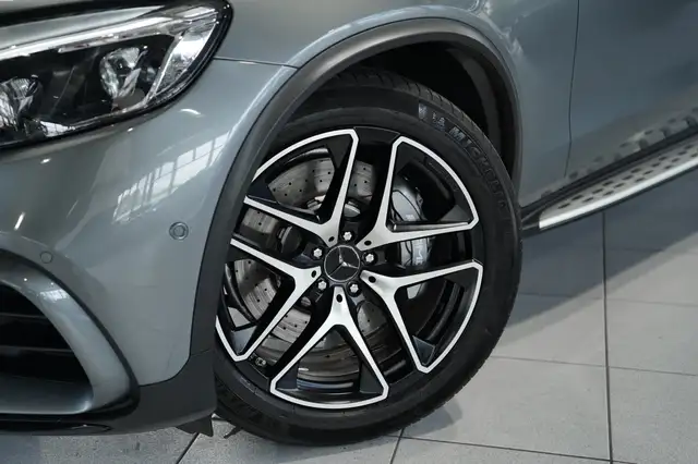 Mercedes-Benz GLC view 3